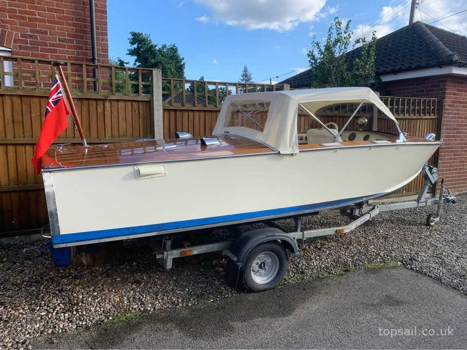 Sebena Classic Speedboat & Trailer