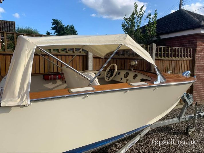 Sebena Classic Speedboat & Trailer