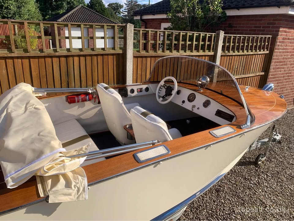 Sebena Classic Speedboat & Trailer