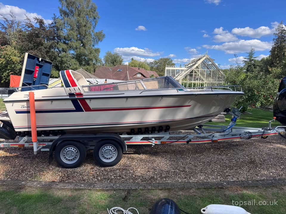 Broom Capricorn Speed Boat