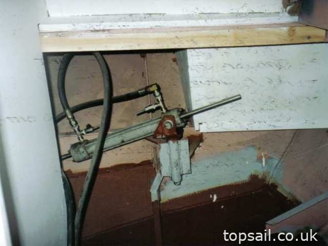 2001 Roberts Spray 40