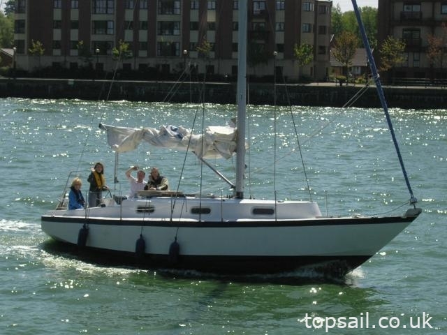 2004 Roberts 34