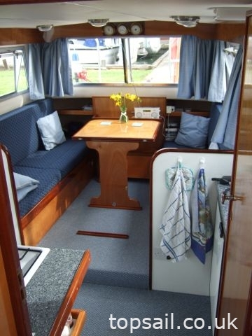 1972 Broom Skipper 30 Centre Cockpit