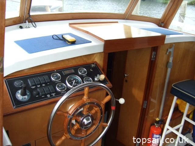 1972 Broom Skipper 30 Centre Cockpit