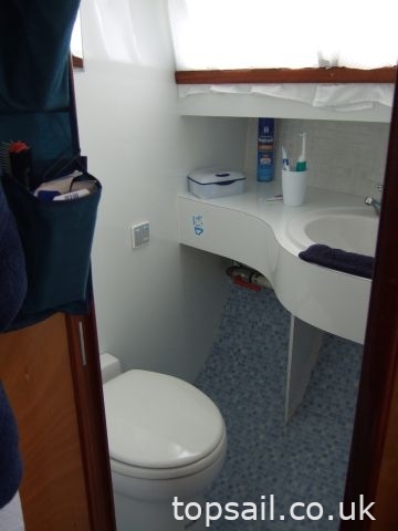 1972 Broom Skipper 30 Centre Cockpit