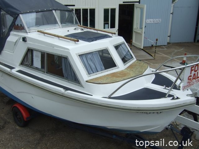 Two Berth Motor Cruiser