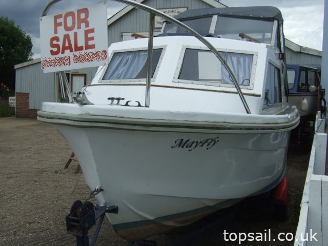 Two Berth Motor Cruiser