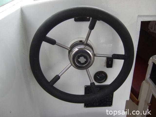 Two Berth Motor Cruiser