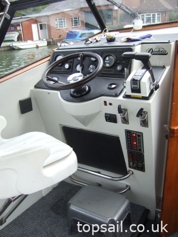 1987 Duchess 9m Motor Cruiser