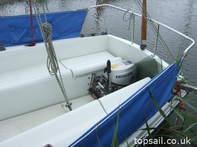 1990 Pegasus 700