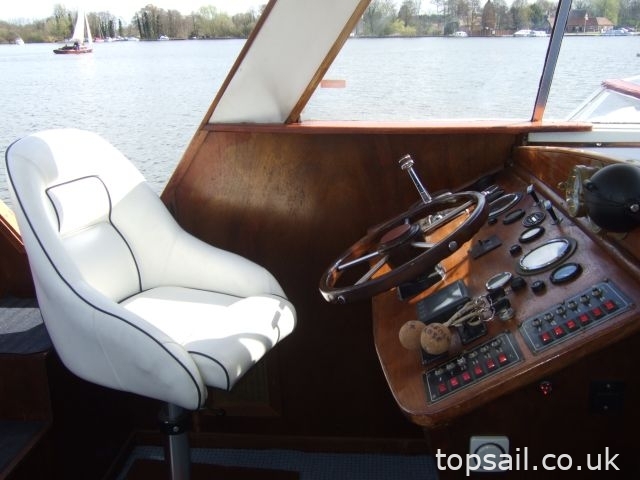 1974 Seamaster 30 Centre Cockpit
