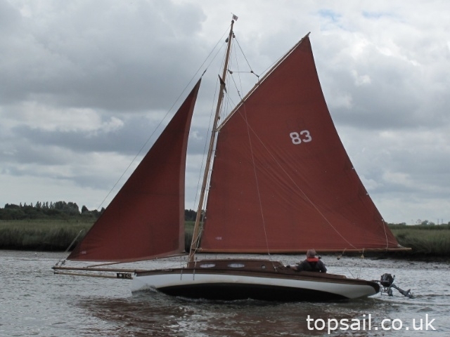 1886 River Cruiser Class Yacht & Trailer