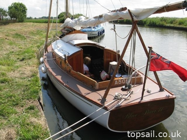 1935 Powles 28 River Cruiser