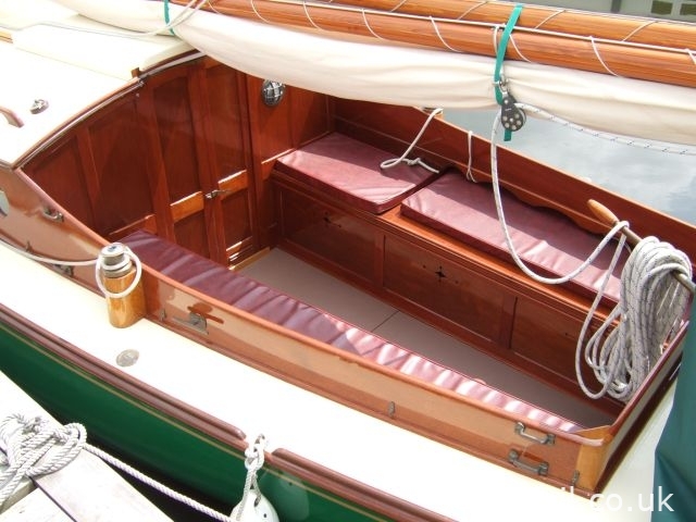 1996 Farrington 25 River Cruiser