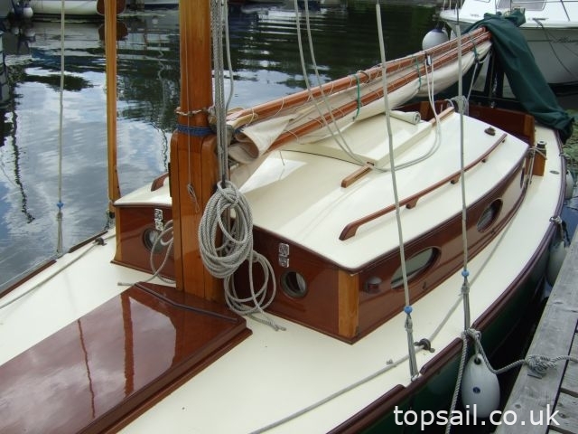 1996 Farrington 25 River Cruiser