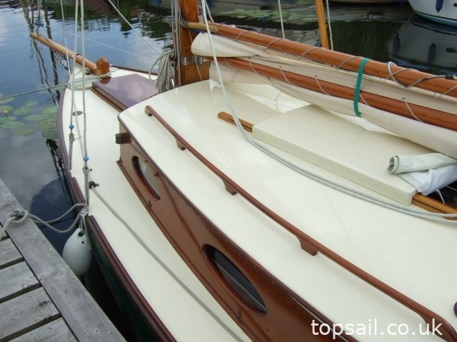 1996 Farrington 25 River Cruiser