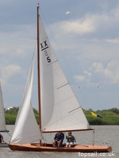 1947 Oulton Broad Restricted Class Rater & Trailer
