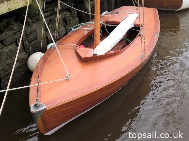 1947 Oulton Broad Restricted Class Rater & Trailer