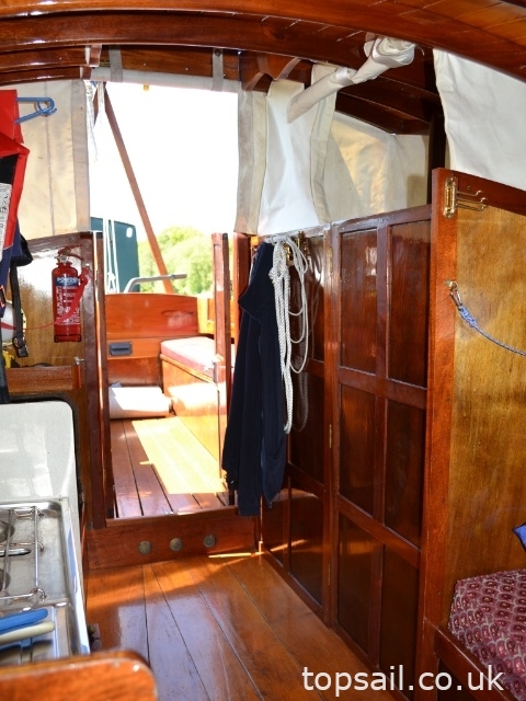 1983 Farrington 25 River Cruiser