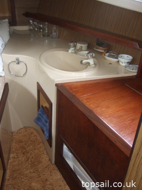 1984 Connoisseur 42 Motor Cruiser (Ideal Liveaboard!)
