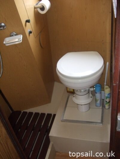 1984 Connoisseur 42 Motor Cruiser (Ideal Liveaboard!)