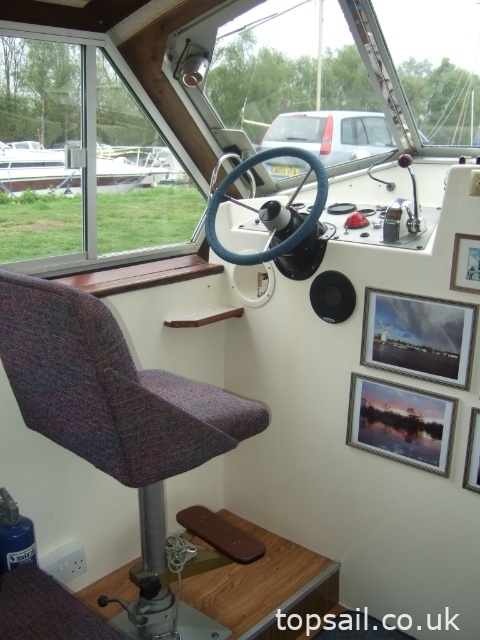 1984 Connoisseur 42 Motor Cruiser (Ideal Liveaboard!)