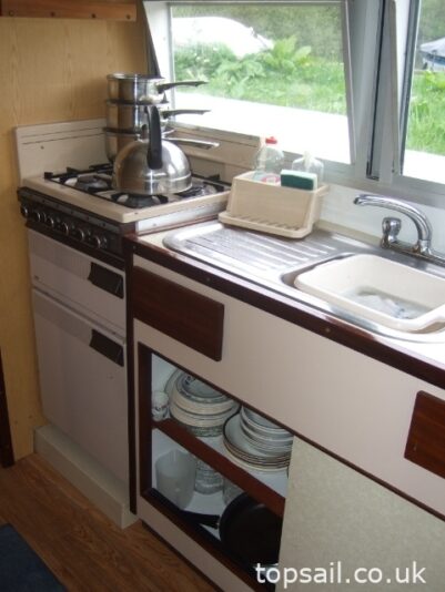 1984 Connoisseur 42 Motor Cruiser (Ideal Liveaboard!)