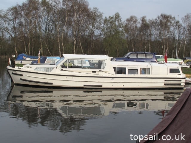 1984 Connoisseur 42 Motor Cruiser (Ideal Liveaboard!)