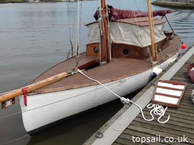 1890 River Cruiser Class Yacht