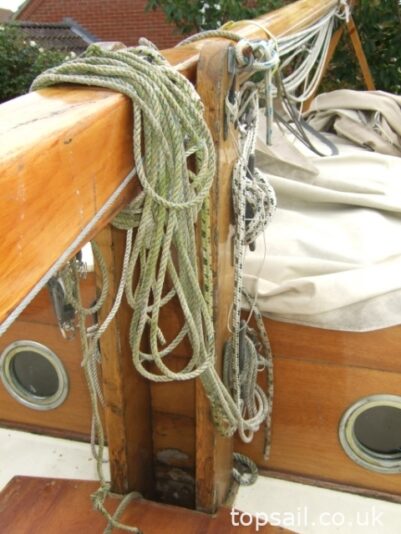 1988 Farrington 25 River Cruiser