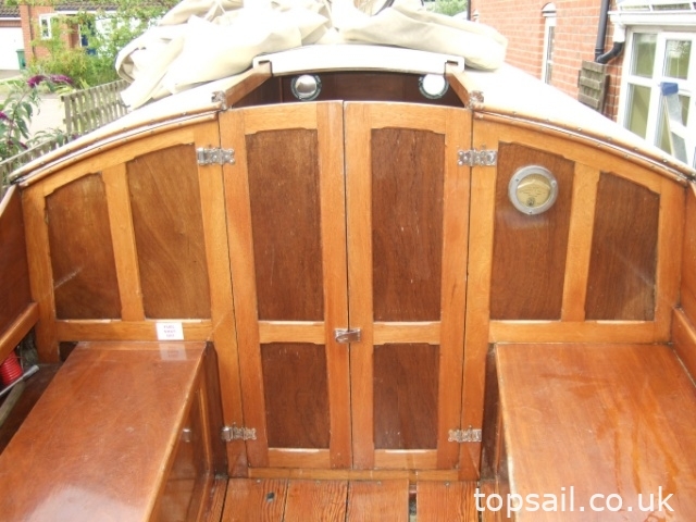 1988 Farrington 25 River Cruiser
