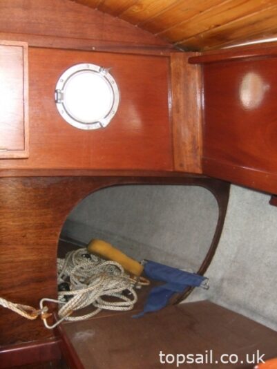 1988 Farrington 25 River Cruiser