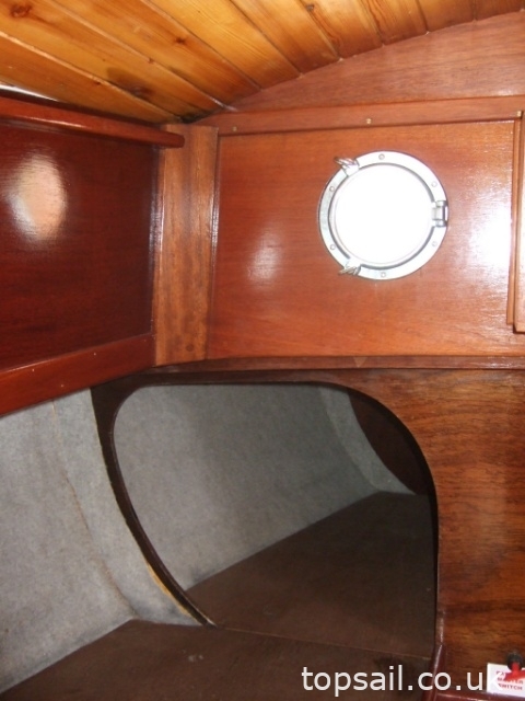 1988 Farrington 25 River Cruiser