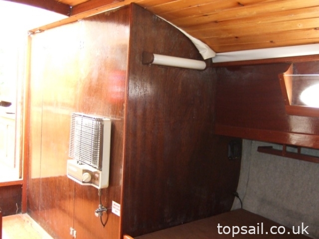 1988 Farrington 25 River Cruiser
