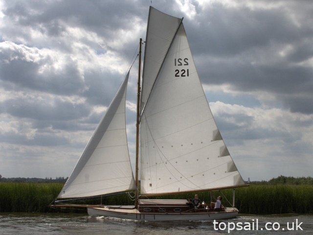 1982 Easticks 28 River Cruiser