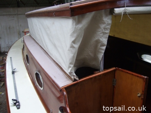 1982 Easticks 28 River Cruiser