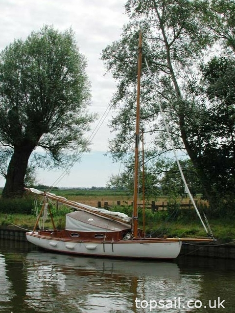 1980 Farrington 25 RCC & Trailer