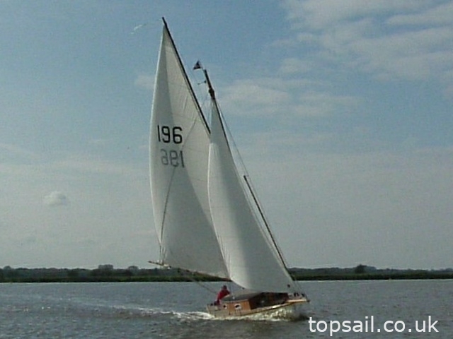 1980 Farrington 25 RCC & Trailer