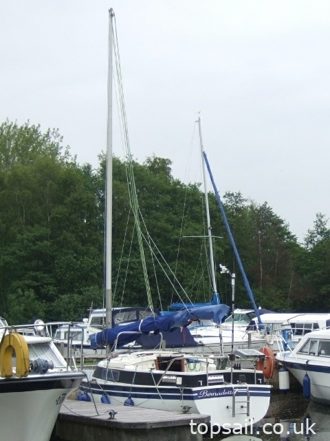 1982 Newbridge Navigator 19 Junk Rig