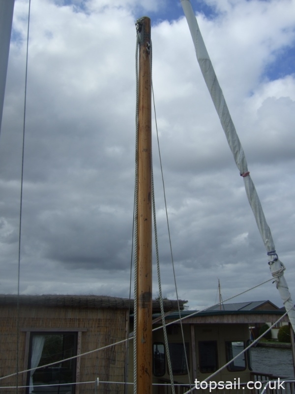 1992 Gunter Rigged Sailing Dinghy
