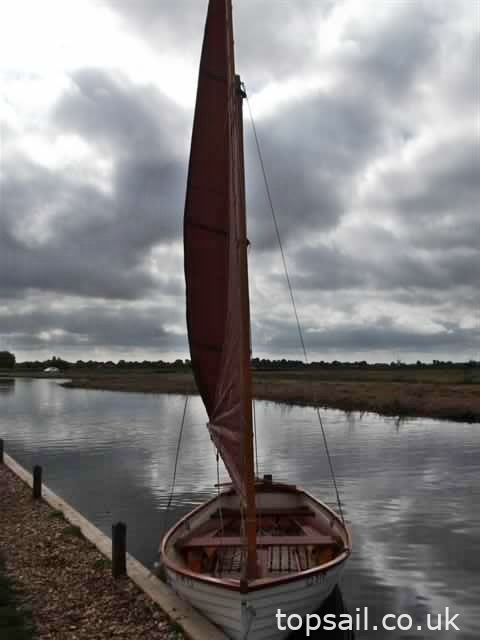 1993 Traditionally Styled GRP Broads Sailing Dinghy & Trailer