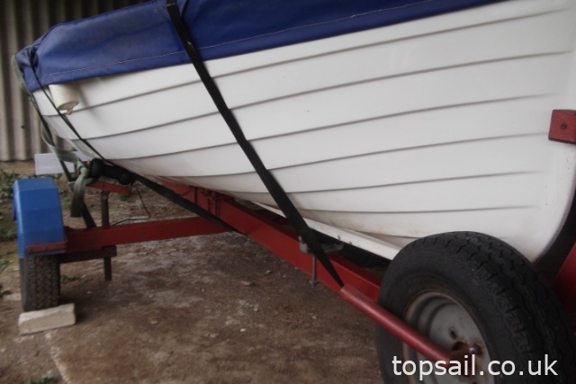 1993 Traditionally Styled GRP Broads Sailing Dinghy & Trailer
