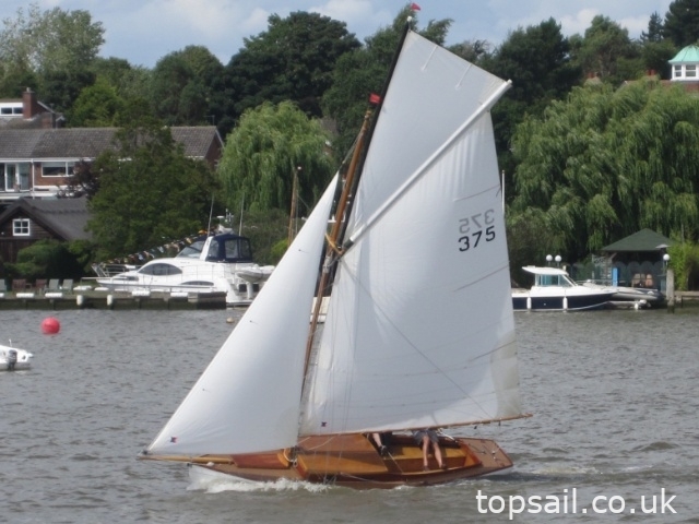 1970 River Cruiser Class Broads Yacht & Trailer