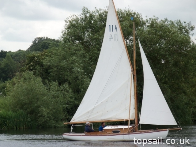 1960 Ernest Woods River Cruiser Class (Trailer Available)
