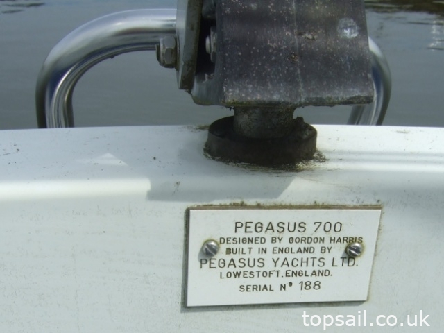 1989 Pegasus 700