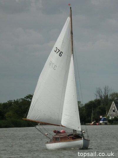 1931 Chumley and Hawke Brown Elf Class