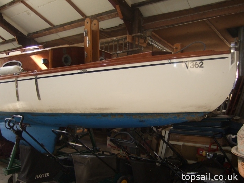 1981 Farrington 25 RCC