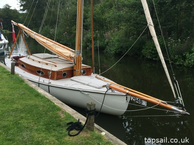 1986 Farrington 25 River Cruiser