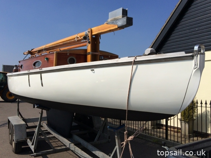 1986 Farrington 25 River Cruiser