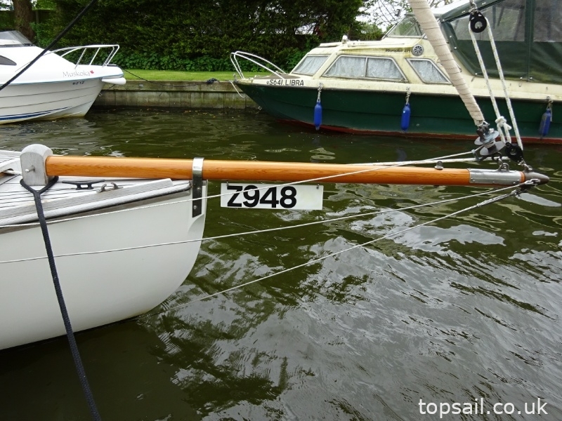 1986 Farrington 25 River Cruiser